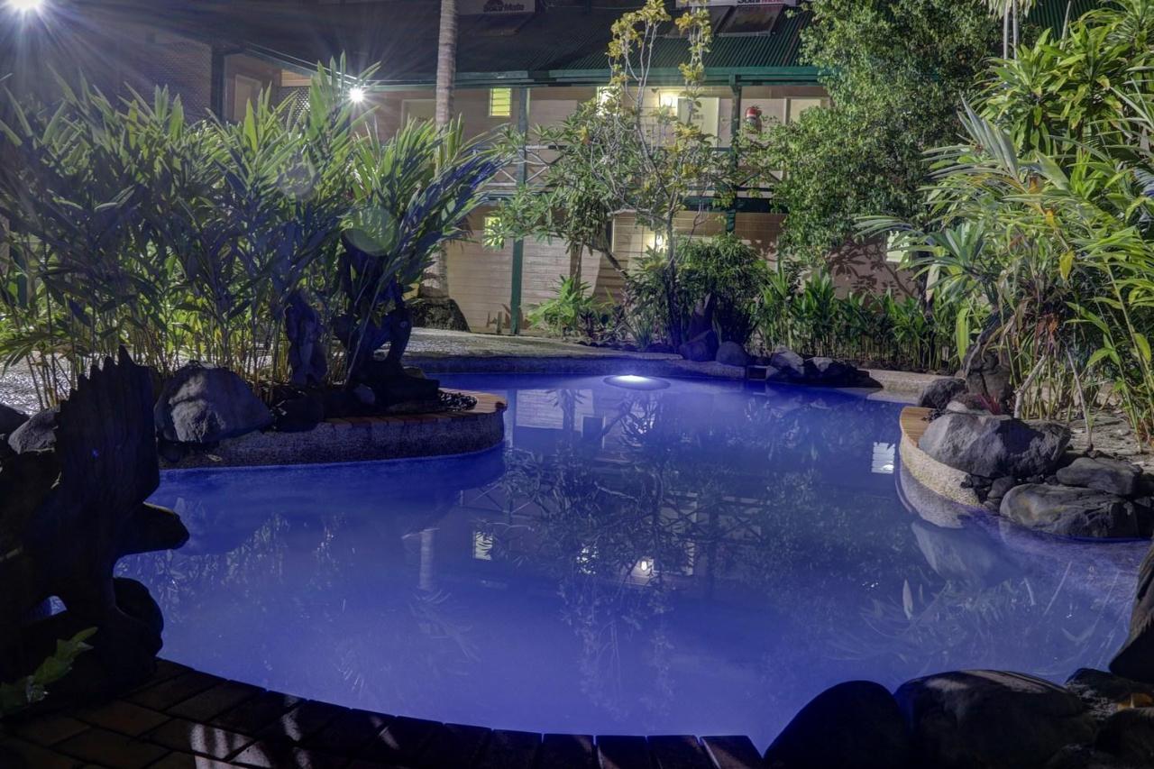 Gizo Hotel Exterior photo