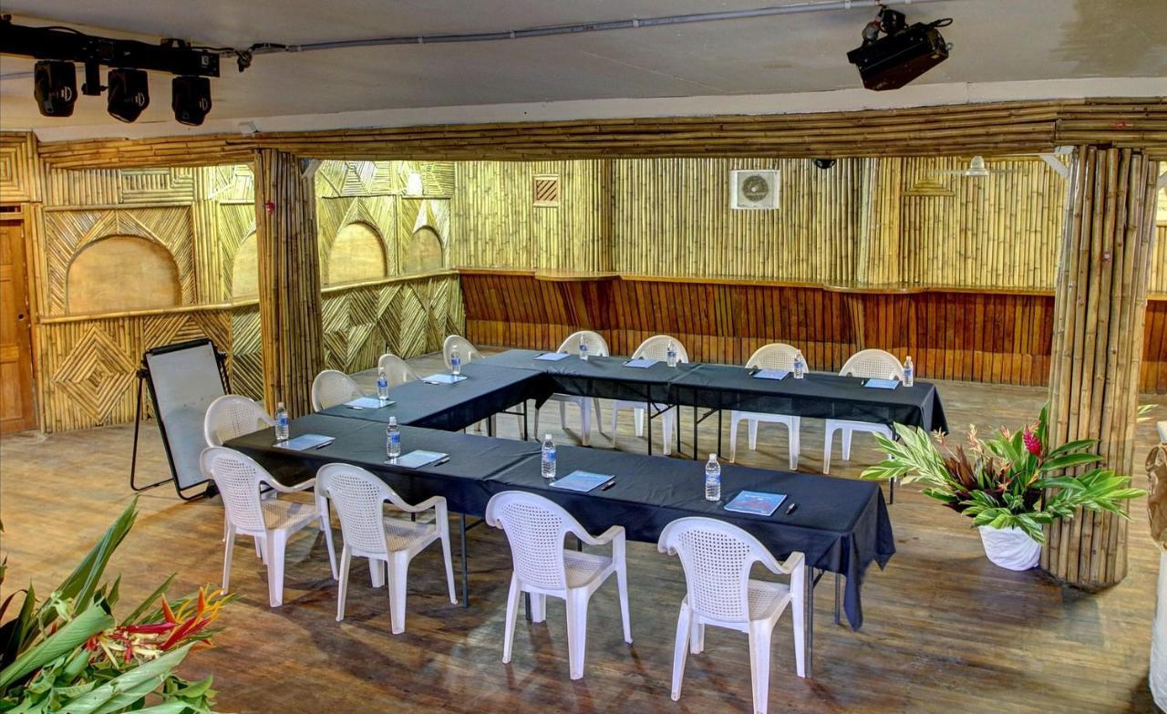Gizo Hotel Exterior photo